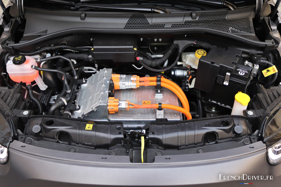 Photo moteur électrique 118 ch Fiat 500 électrique (2021)