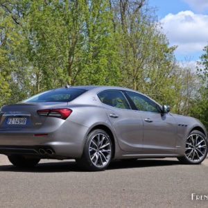 Photo 3/4 arrière Maserati Ghibli Hybrid (2021)