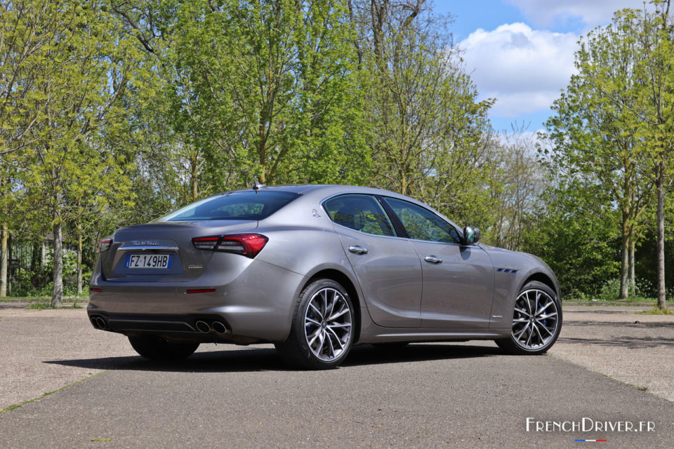 Photo 3/4 arrière Maserati Ghibli Hybrid (2021)