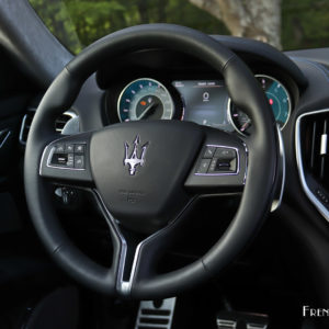 Photo volant cuir Maserati Ghibli Hybrid (2021)