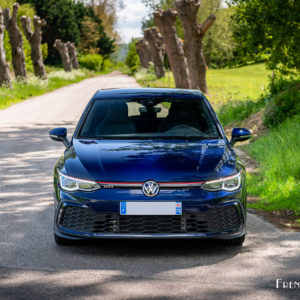 Photo face avant Volkswagen Golf GTI 245 (2021)