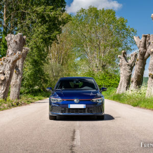 Photo face avant statique Volkswagen Golf GTI 245 (2021)