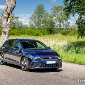 Photo 3/4 avant Volkswagen Golf GTI 245 (2021)