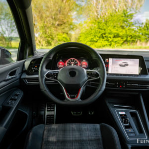 Photo poste de conduite Volkswagen Golf GTI 245 (2021)