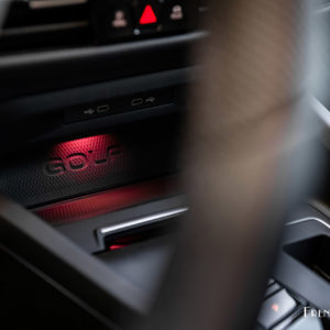 Photo éclairage d’ambiance Volkswagen Golf GTI 245 (2021)