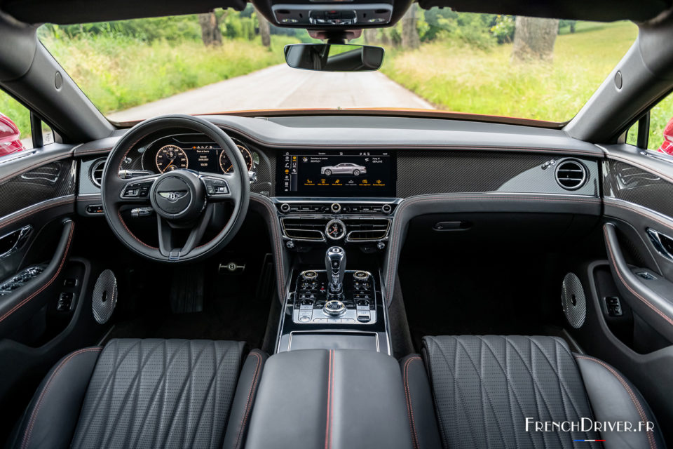 Photo tableau de bord Bentley Flying Spur V8 550 (2021)