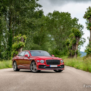 Photo 3/4 avant Bentley Flying Spur V8 550 (2021)
