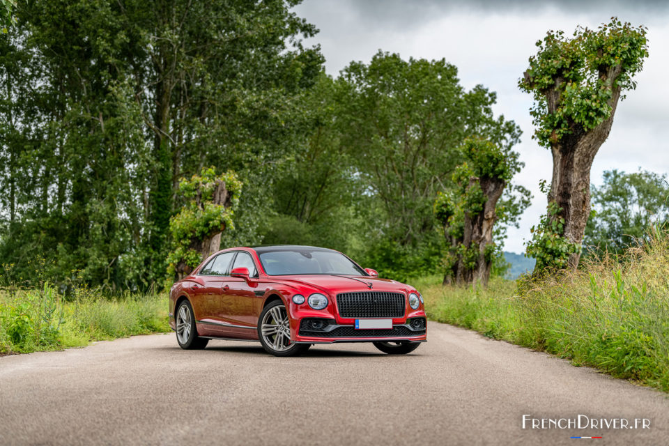 Photo 3/4 avant Bentley Flying Spur V8 550 (2021)