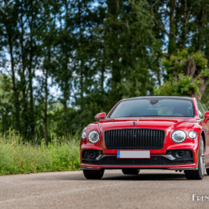 Photo vue avant Bentley Flying Spur V8 550 (2021)