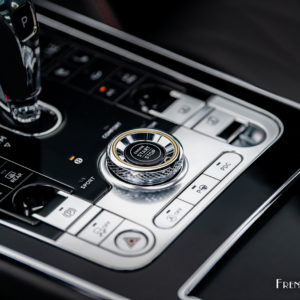 Photo détail console centrale Bentley Flying Spur V8 550 (2021)