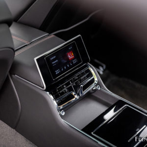 Photo console centrale arrière Bentley Flying Spur V8 550 (2021