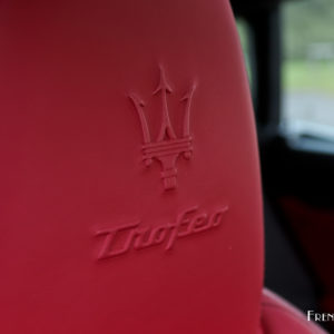 Photo logo appuie-tête Maserati Levante Trofeo (2021)