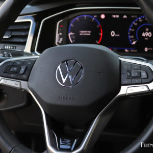 Photo détail volant Volkswagen Polo VI restylée (2021)