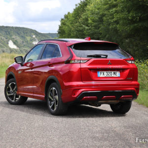 Photo 3/4 arrière Mitsubishi Eclipse Cross PHEV (2022)