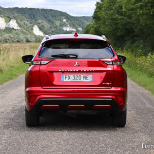 Photo face arrière Mitsubishi Eclipse Cross PHEV (2022)