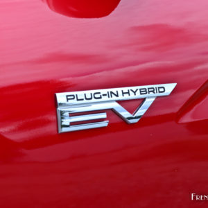 Photo sigle EV Mitsubishi Eclipse Cross PHEV (2022)