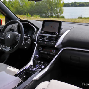 Photo intérieur cuir Mitsubishi Eclipse Cross PHEV (2022)