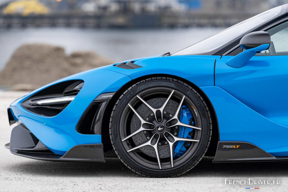 Photo jante aluminium 19 McLaren 765LT Spider (2022)