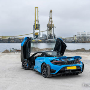 Photo 3/4 arrière McLaren 765LT Spider (2022)