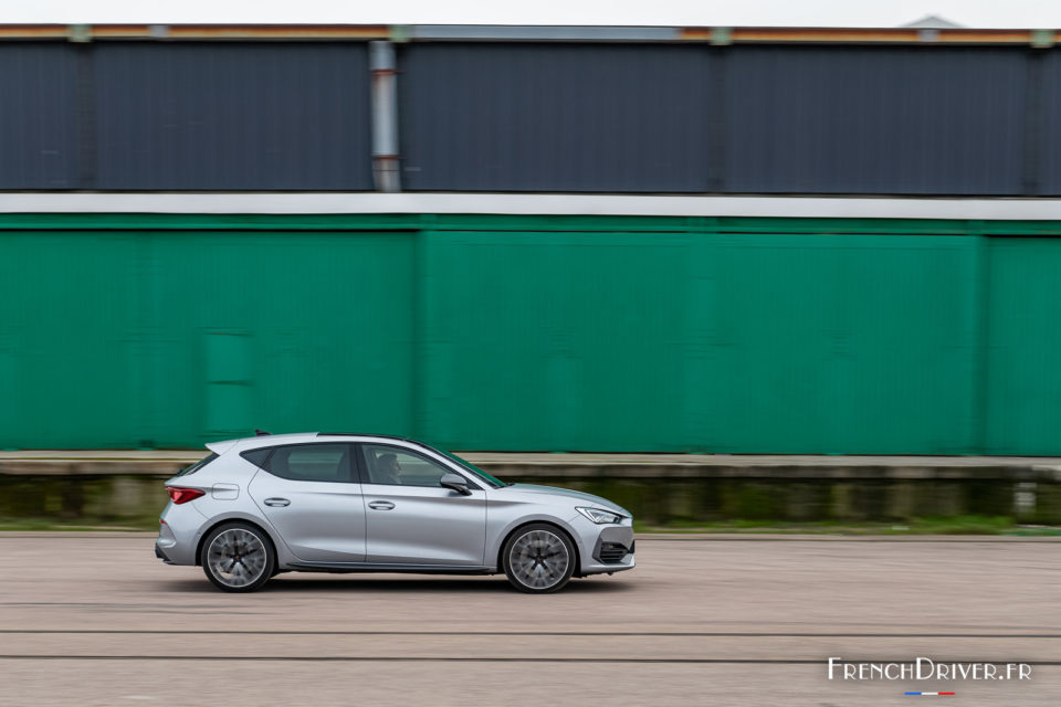 Photo essai berline Cupra Leon VZ 300 (2022)