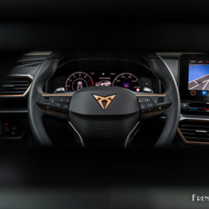 Photo détail volant Cupra Leon VZ 300 (2022)