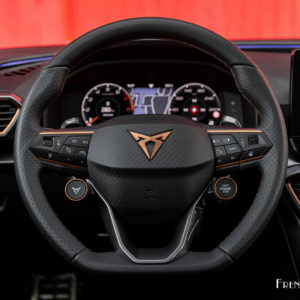 Photo volant cuir Cupra Leon VZ 300 (2022)