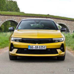 Photo face avant Opel Astra L (2022)