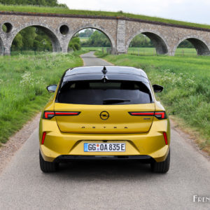 Photo arrière Opel Astra L (2022)