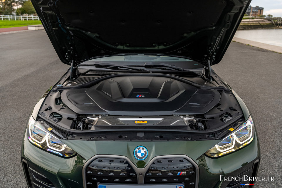 Photo capot BMW i4 M50 (2022)