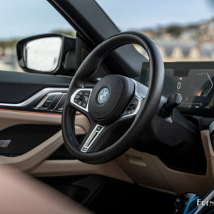 Photo volant cuir BMW i4 M50 (2022)