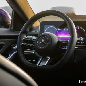 Photo volant cuir Mercedes Classe S 580e Limousine (2023)