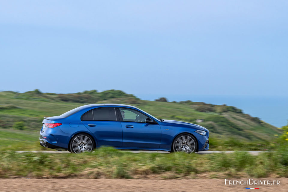 Photo roulante Mercedes-AMG C 43 (2023)