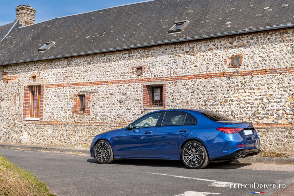 Photo 3/4 arrière Mercedes-AMG C 43 (2023)