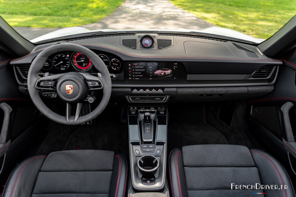 Photo essai Porsche 911 (992) Carrera GTS Cabriolet (2023)