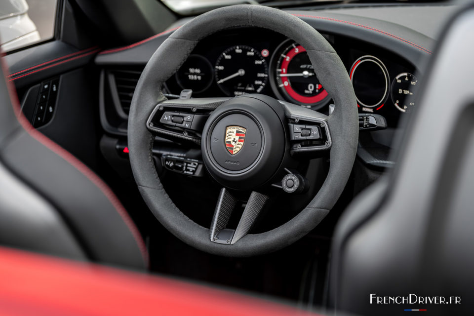 Photo essai Porsche 911 (992) Carrera GTS Cabriolet (2023)