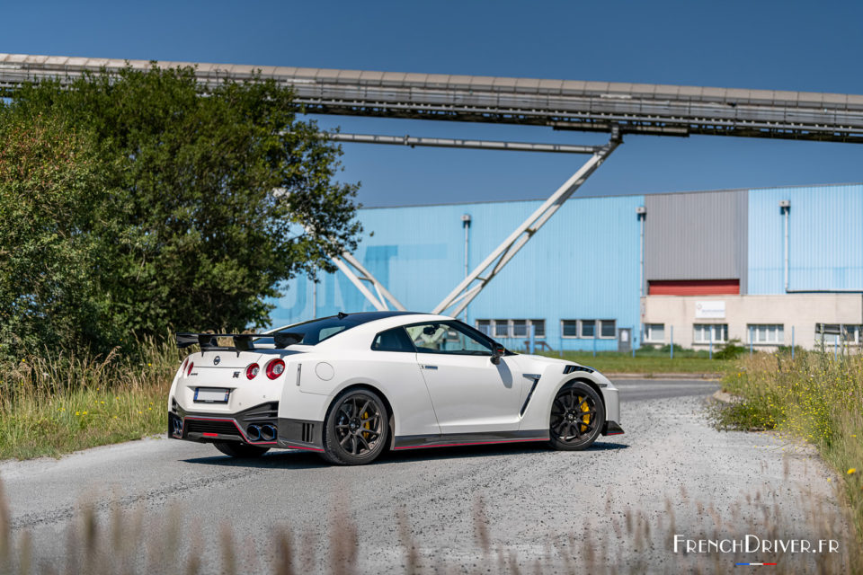 Photo 3/4 arrière Nissan GT-R Nismo R35 (2022)