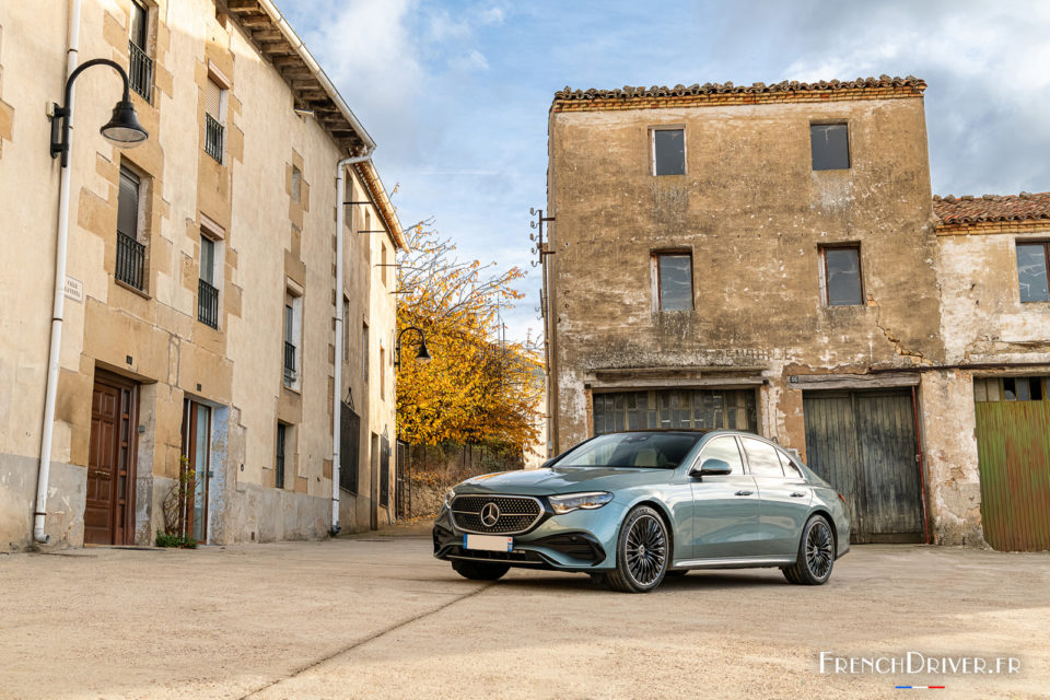 Photo 3/4 avant Mercedes Classe E 400 e (2023)