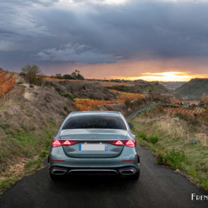 Photo face arrière Mercedes Classe E 400 e (2023)