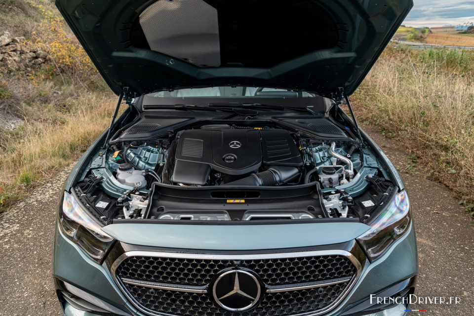 Photo moteur hybride 400 e Mercedes Classe E (2023)