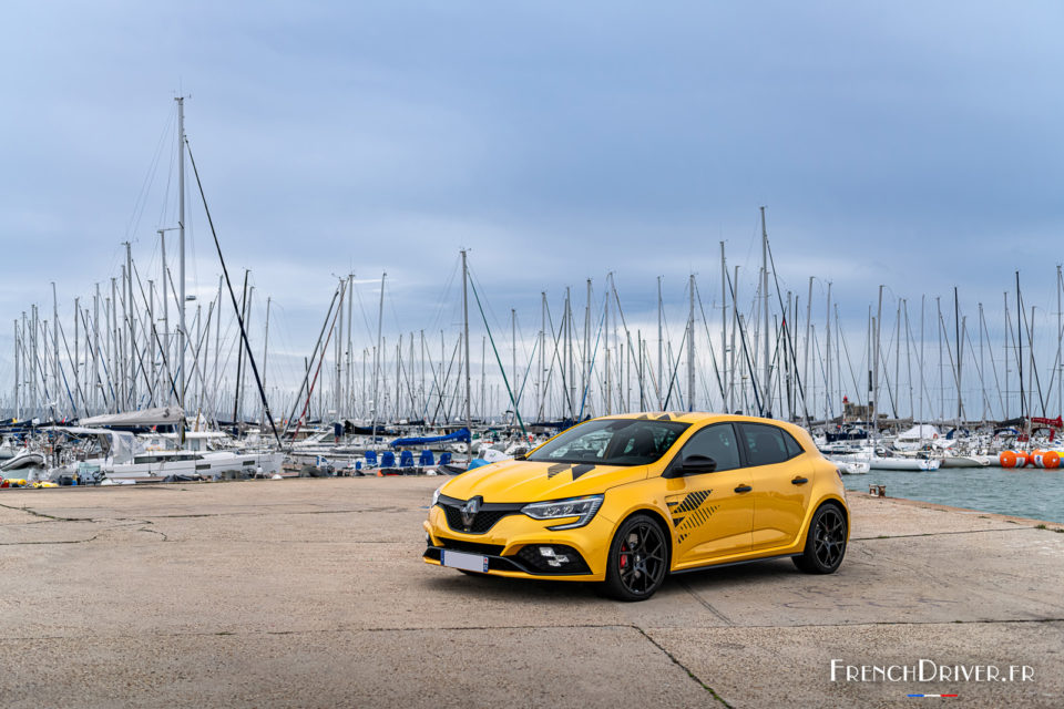 Photo vue avant Renault Mégane RS Ultime (2023)