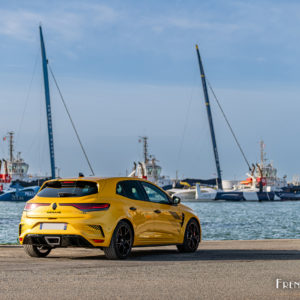 Photo 3/4 arrière Renault Mégane RS Ultime (2023)