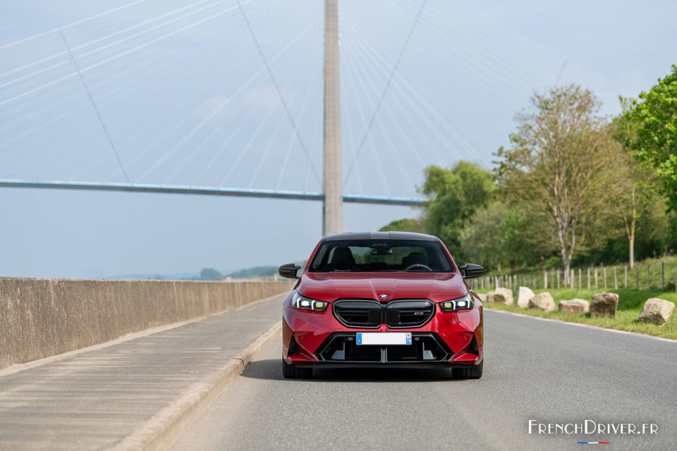 Photo face avant BMW M5 G60 (2025)