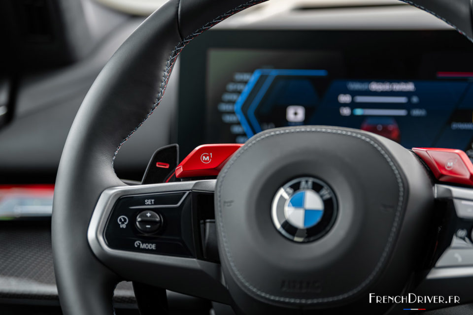 Photo palette au volant BMW M5 G60 (2025)