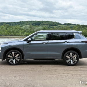 Photo profil Mitsubishi Outlander IV PHEV (2025)
