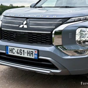 Photo bouclier avant Mitsubishi Outlander IV PHEV (2025)