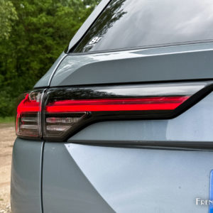 Photo feu arrière LED Mitsubishi Outlander IV PHEV (2025)