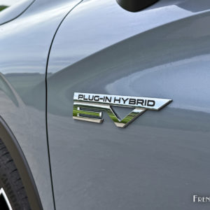 Photo badge PHEV Mitsubishi Outlander IV PHEV (2025)