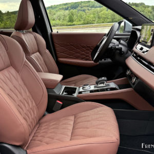 Photo sièges avant cuir Moka Mitsubishi Outlander IV PHEV (2025)