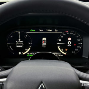 Photo combiné compteurs Mitsubishi Outlander IV PHEV (2025)