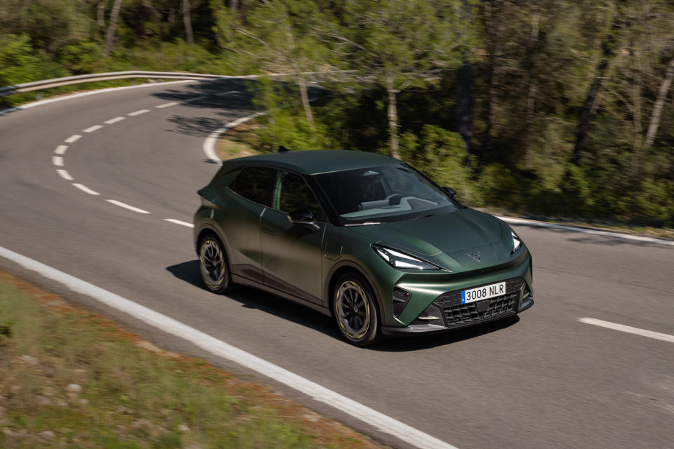 Photo dynamique Cupra Raval (2026)